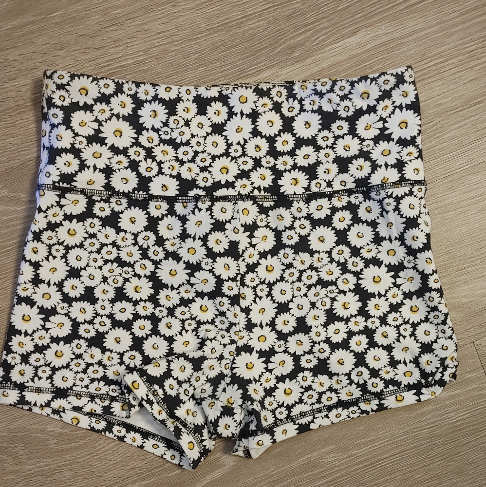 Daisy shorts